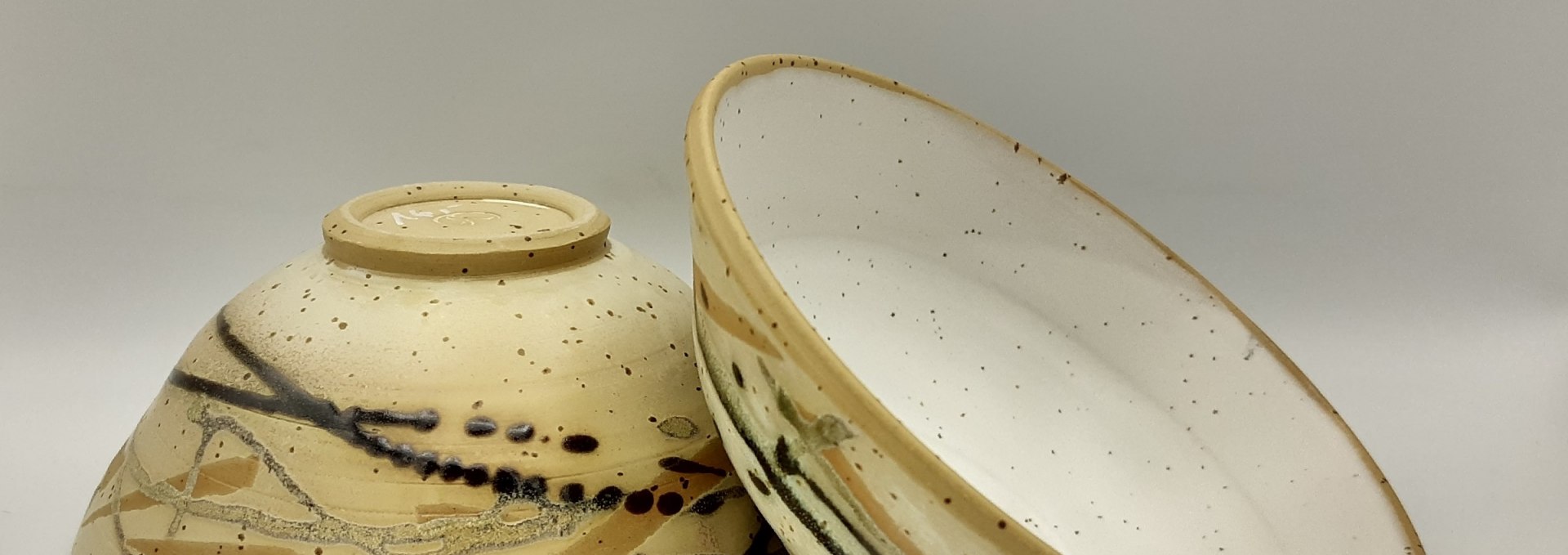 Stoneware bowls, © Sabine Oettel