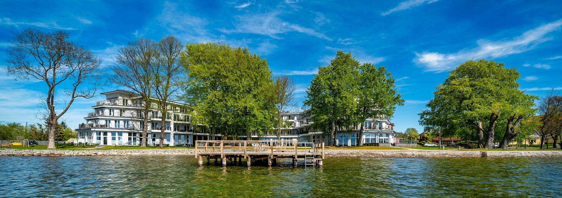 The Müritzpalais from the shore of Müritz, © Alexander Rudolph DOMUSimages