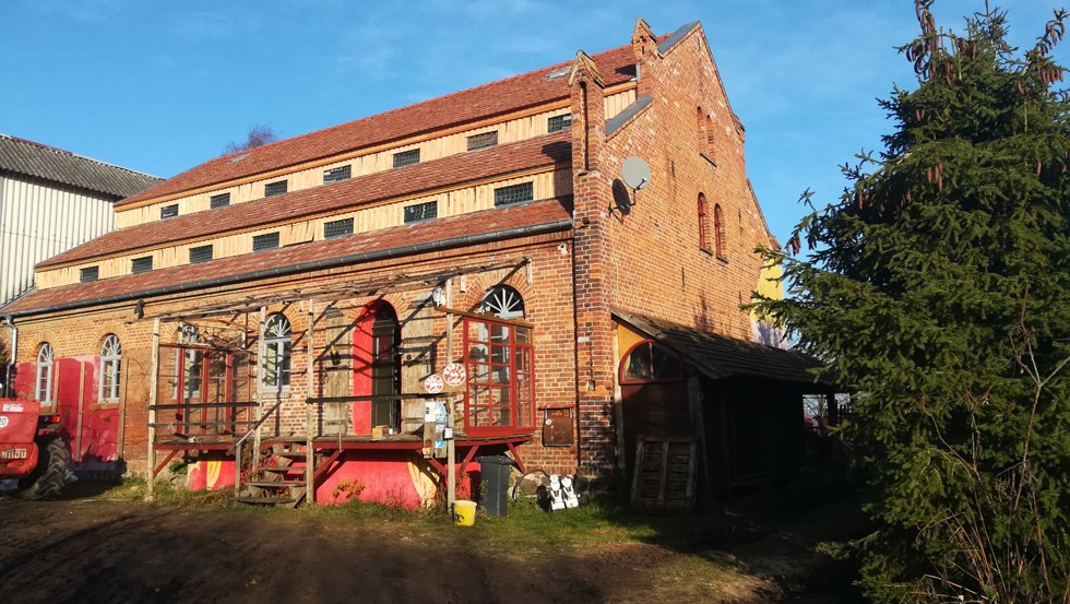 Old Hohenbüssow granary after roof renovation, © Leo Kraus