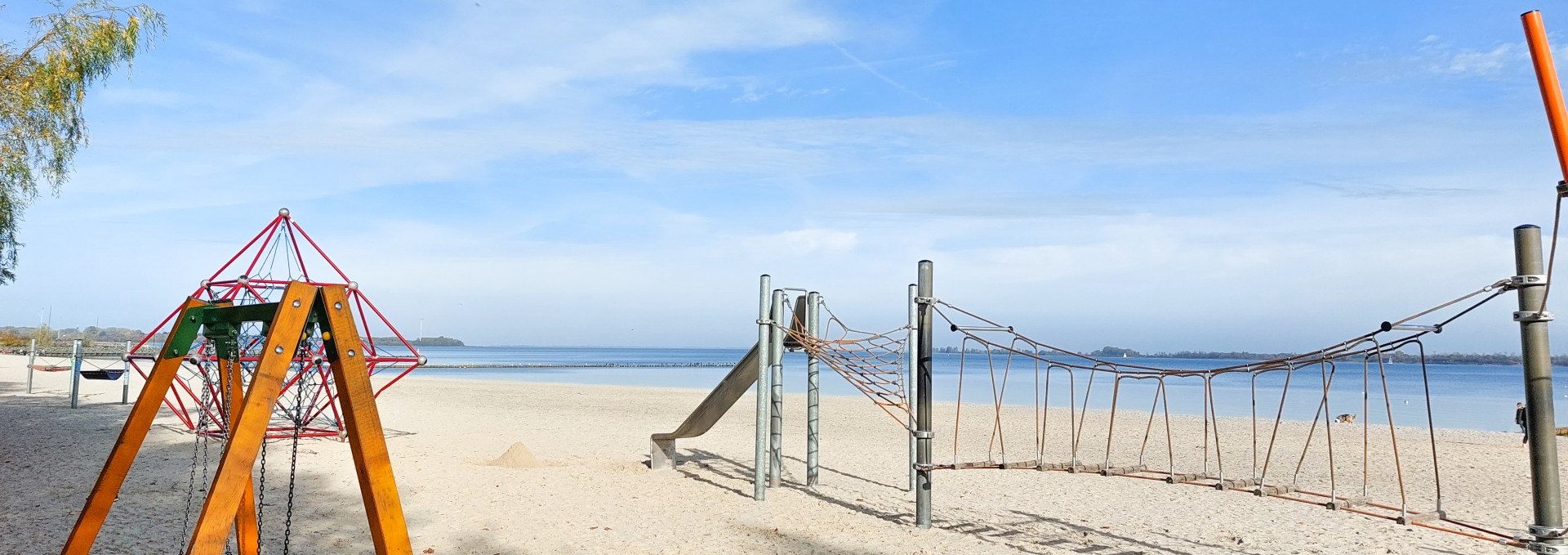 Children playground outdoor pool, © Tourismuszentrale Stralsund