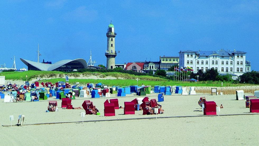 West view with beach, © Hotel Am Leuchtturm