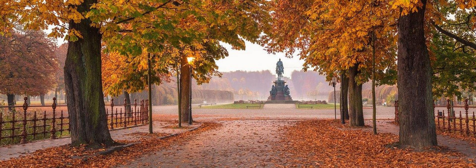 Schwerin Palace Garden in autumn, © SSGK MV / Timm Allrich