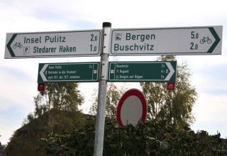 Signpost to the Pulitz Peninsula, © Tourismuszentrale Rügen