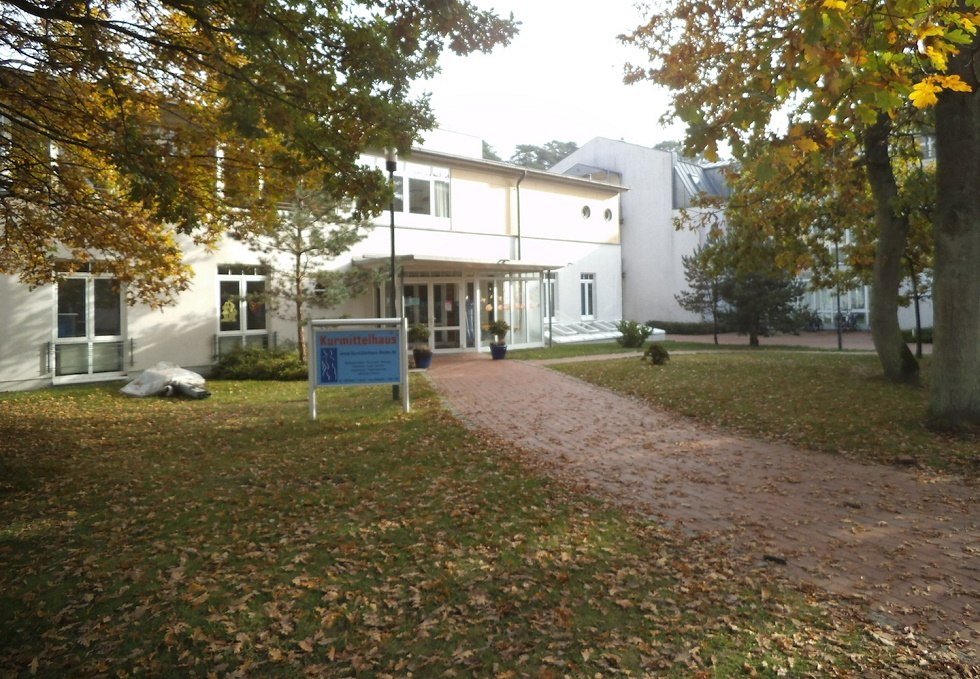 Spa house in the Baltic resort Baabe - autumn view -, © Tourismuszentrale Rügen