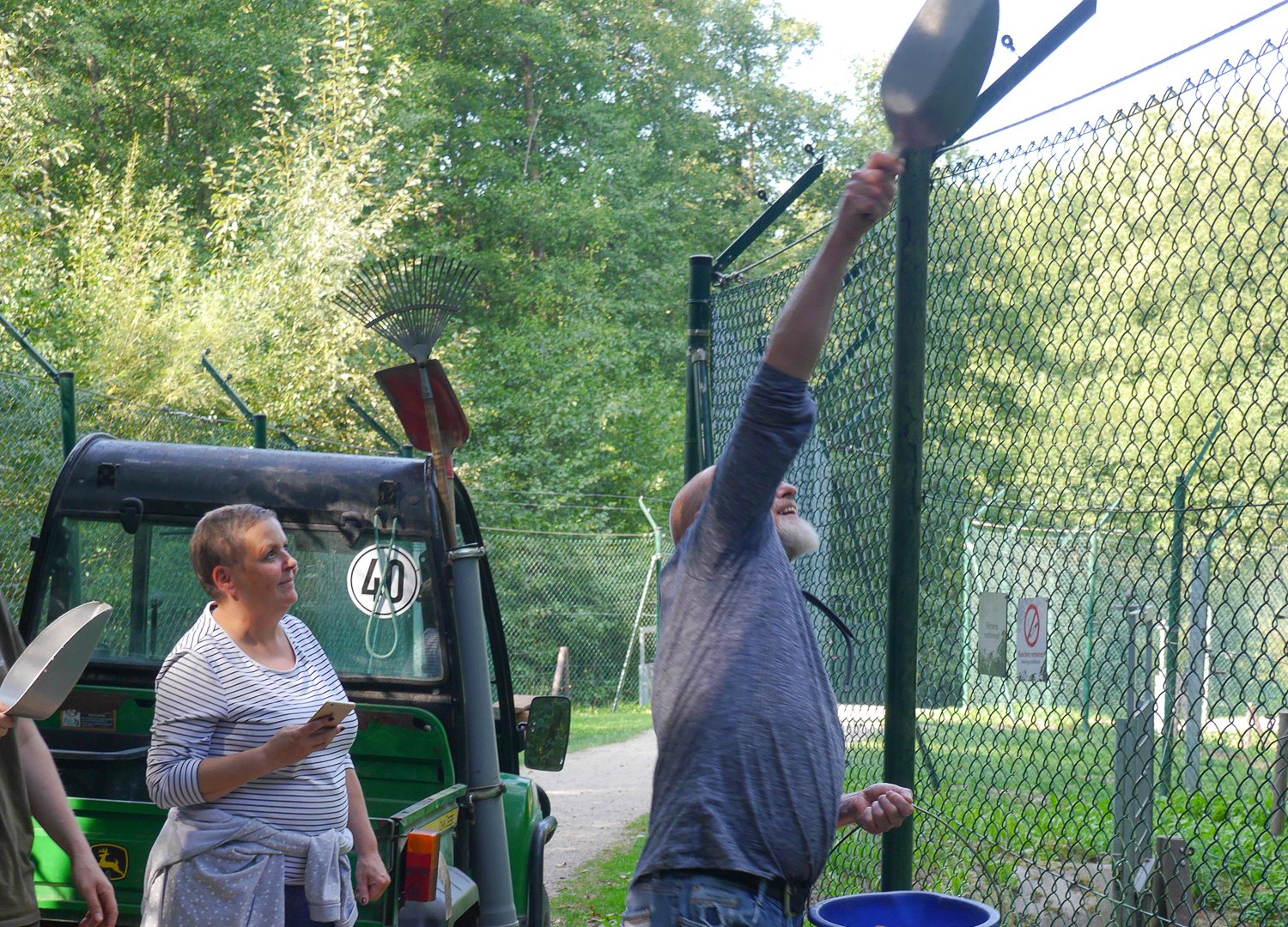 It goes past all the enclosures for the daily feed ration, © Bärenwald Müritz