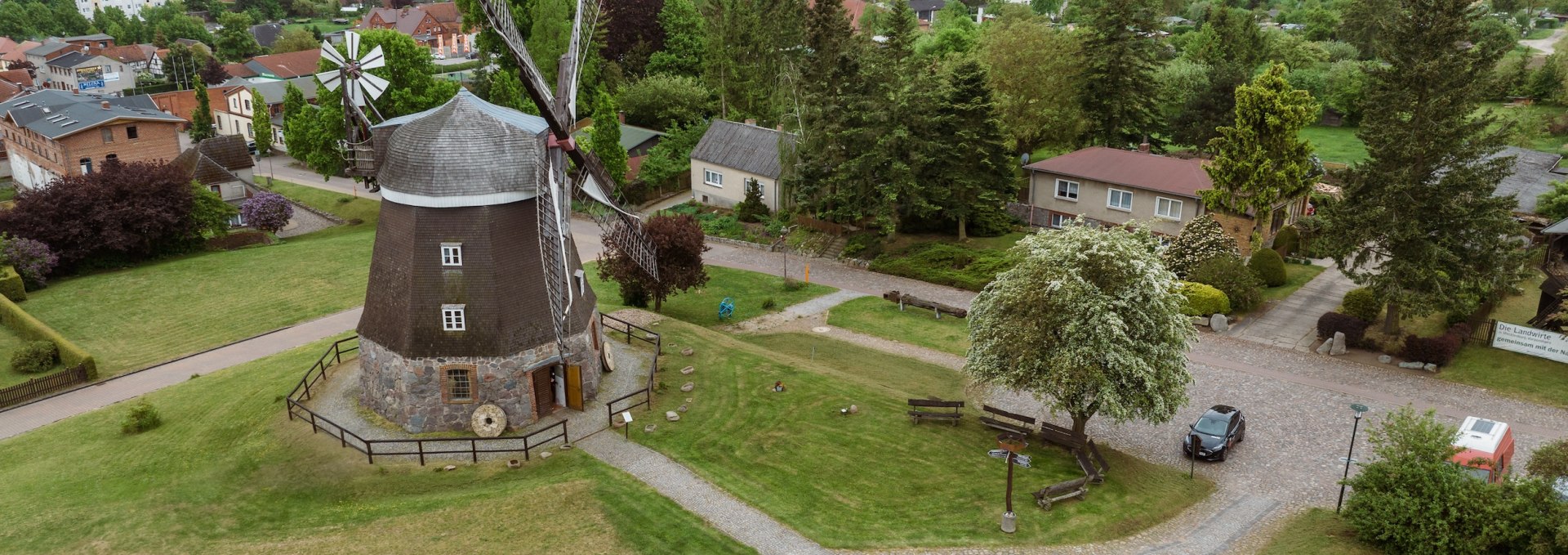 The mill town of Woldegk still boasts four mills today. You can pay a visit to mill keeper Toralf Pfeiffer in the mill museum in the slate Dutch mill from the 18th century., © TMV/Gross