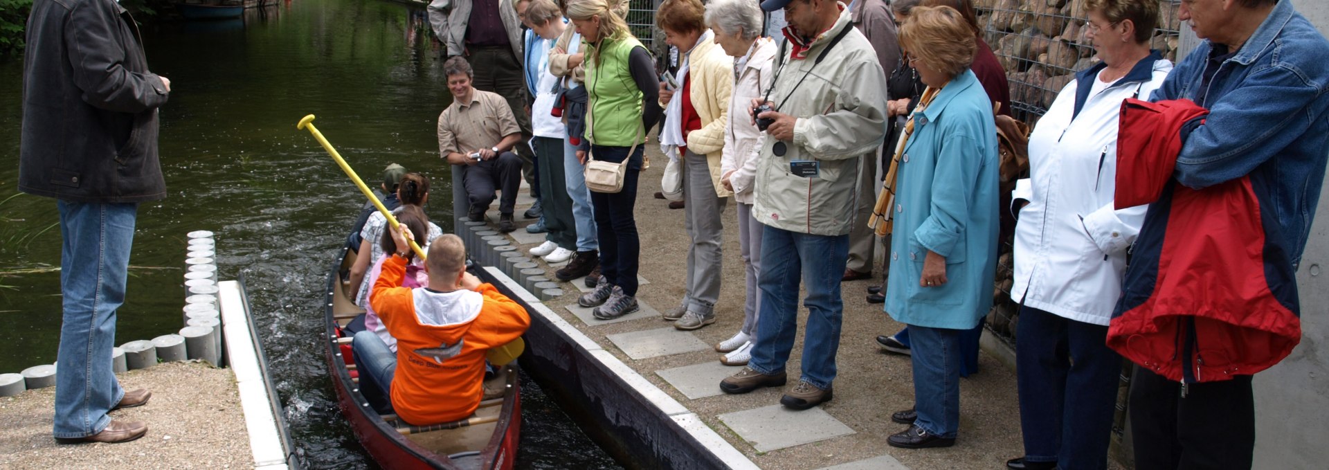 Onlookers watch the first descent of the fish canoe pass, © REGiO Nord mbH