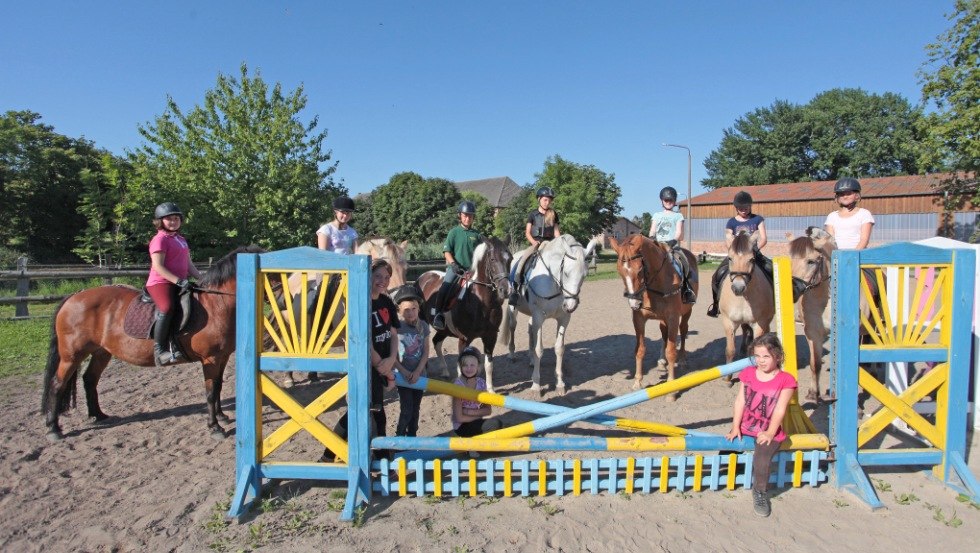 Whether child or adult - riders can improve their riding skills at the Obermützkow Riding and Driving Club., © Reit- und Fahrverein Obermützkow e.V.