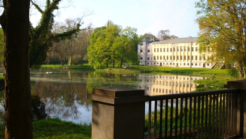 View of the castle from the park side with lake, © Malte Jöhnke, freigegeben zur Nutzung