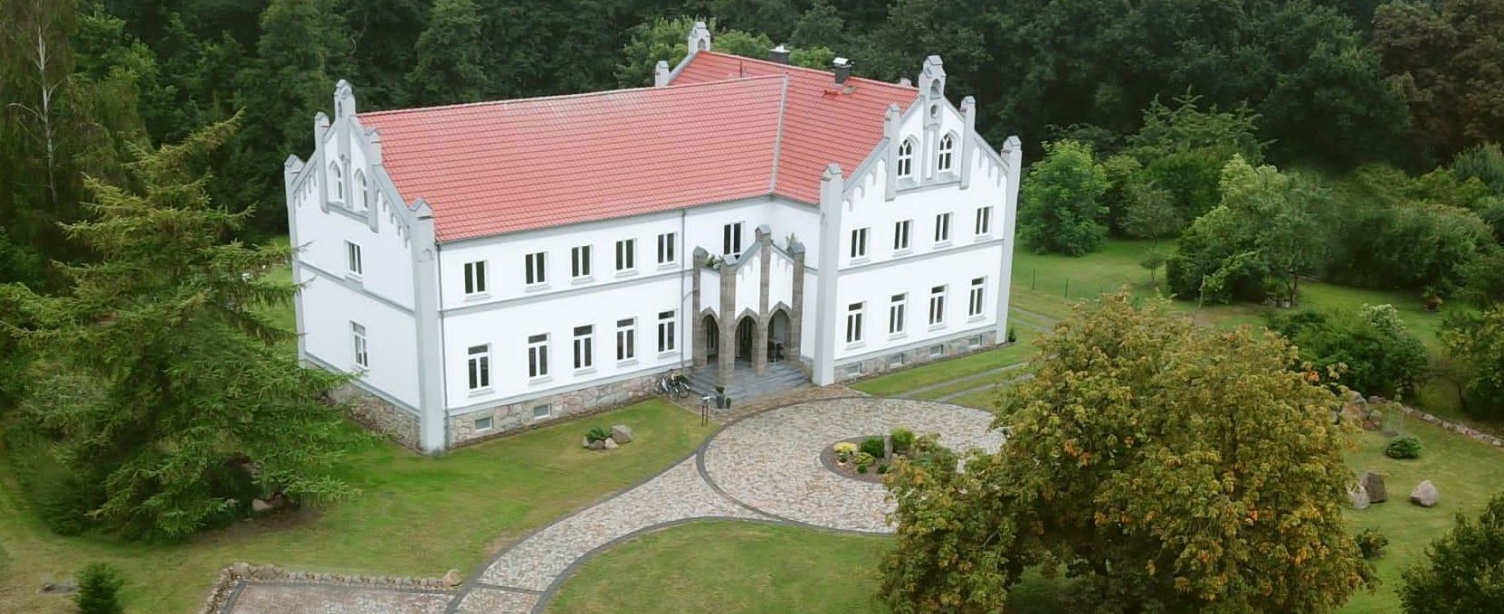 Aerial view of Levetzow manor house, © Herrenhaus Levetzow / Bernd Lüskow