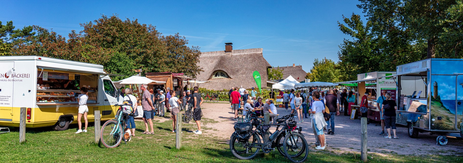 Summer market in Ahrenshoop, © ostsee-kuestenbilder.de