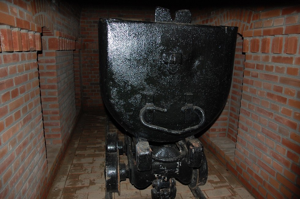 Behind the iron door there is a lorry with which the coal was transported., © Gabriele Skorupski