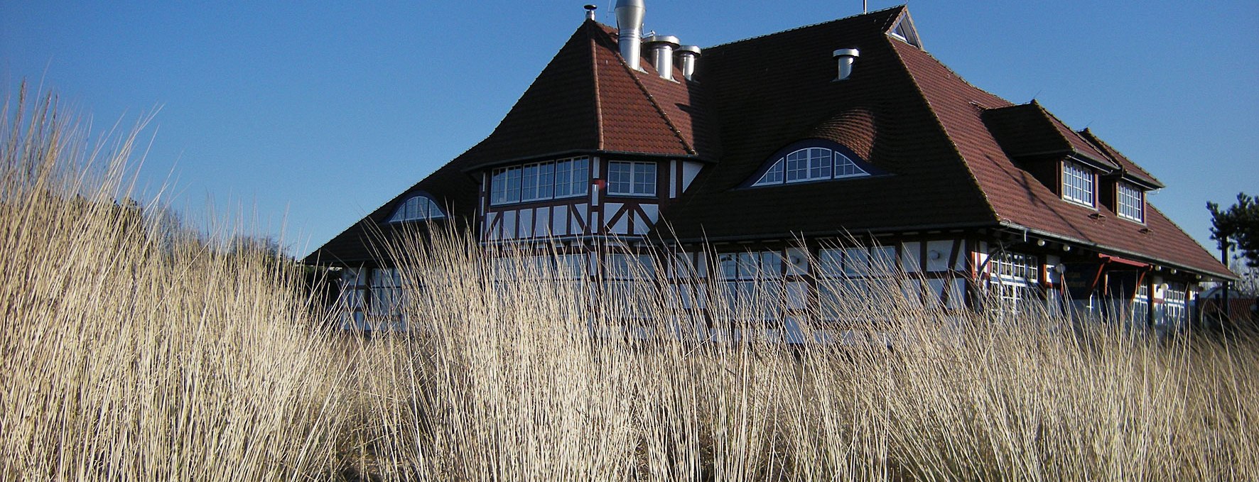 Directly at the pier Zingst - the Kurhaus with tourist information, © Sarah Kunze